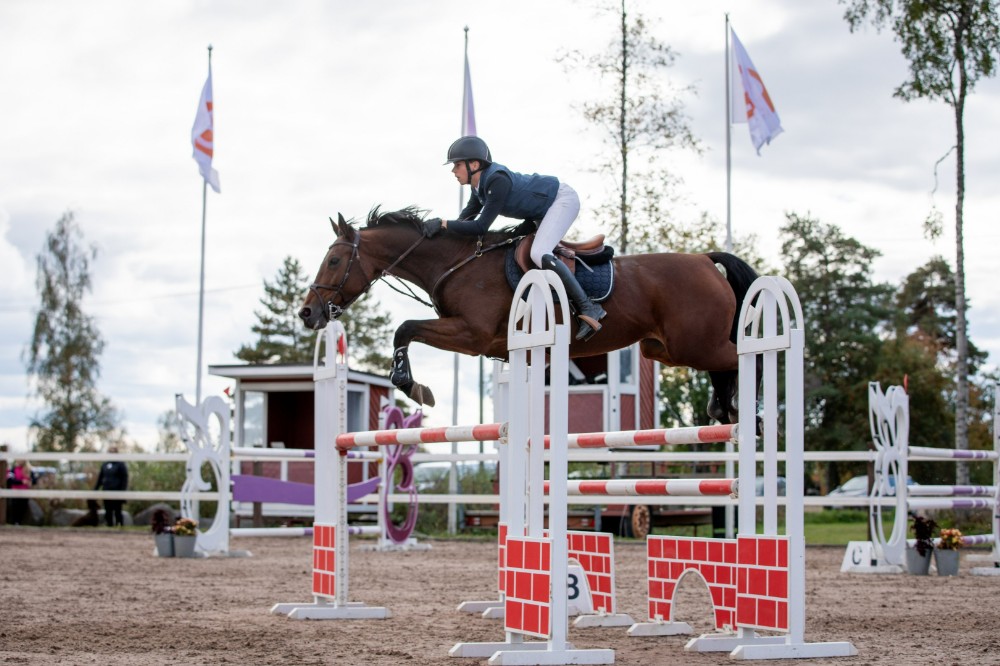 Jone Illi Ja Eolita L Ykk si Pohjola Bronze Grand Prix ssa Suomen 